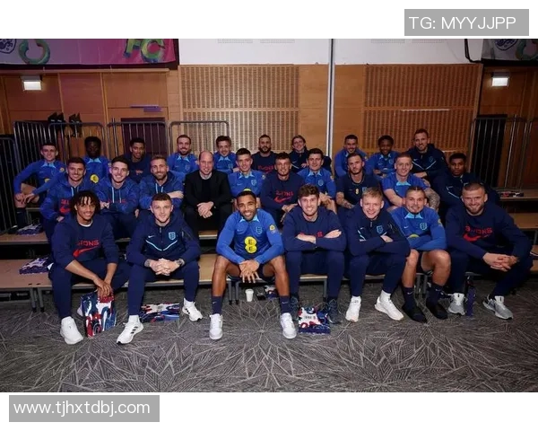 英格兰足球队首发阵容公布：三狮军团力争出线关键战胜对手